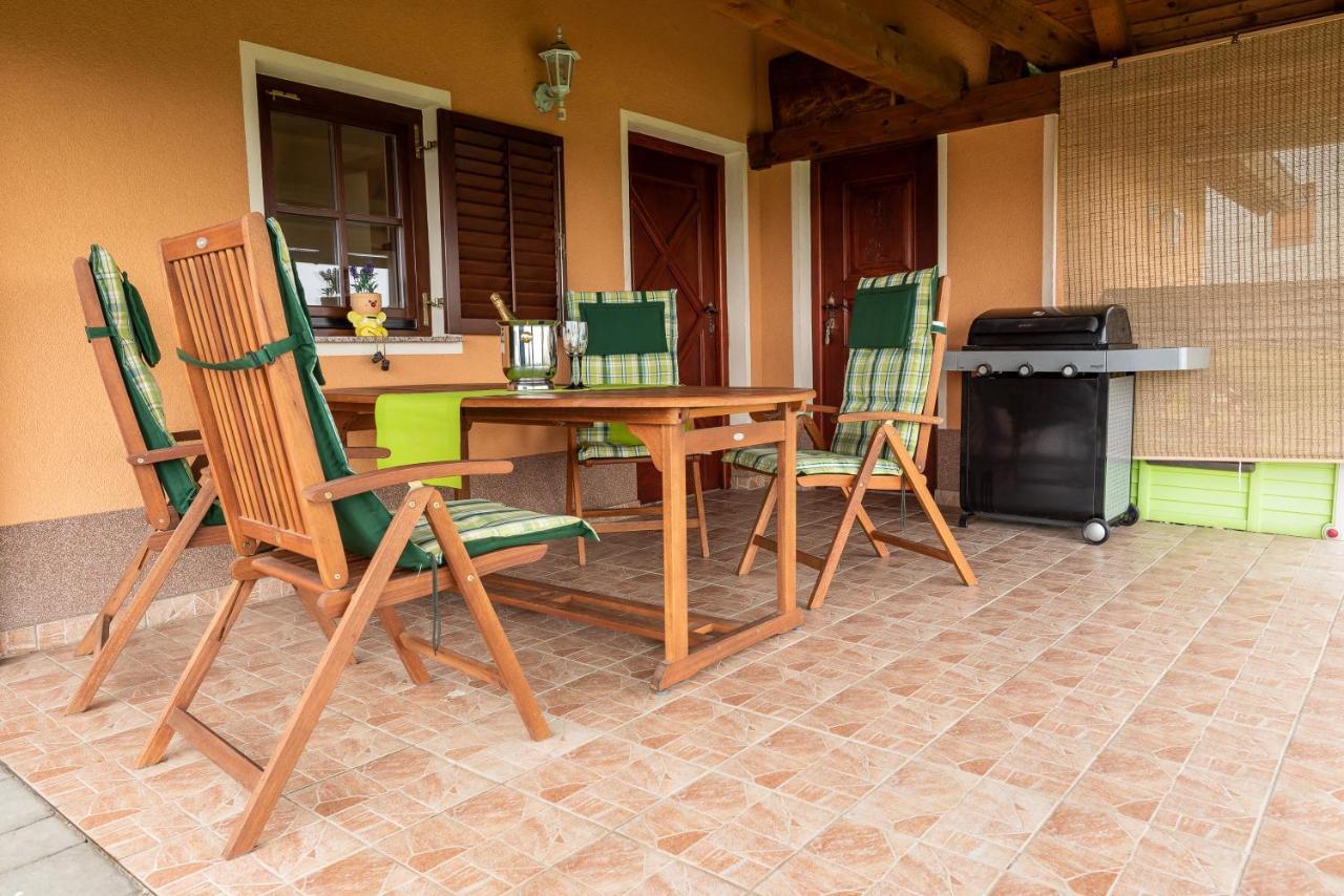 Wineyard Getaway House Villa Sevnica ภายนอก รูปภาพ